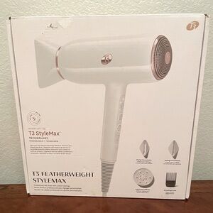 T3 Featherweight StyleMax Hair Dryer